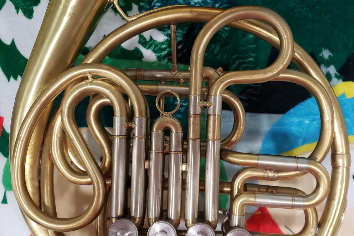 Getzen Signature Double French Horn (Free Shipping Lower 48 States